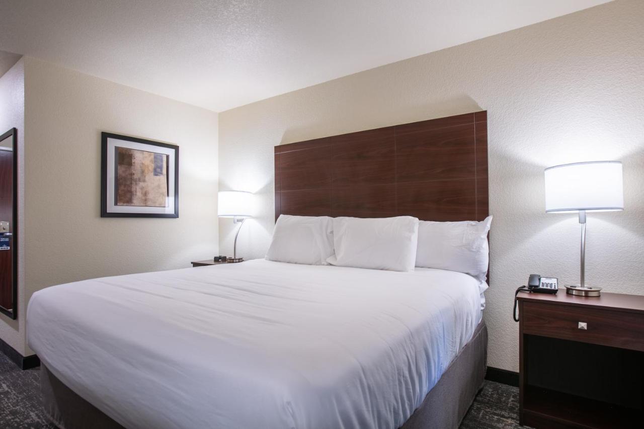 Cobblestone Inn & Suites - Pine Bluffs 외부 사진