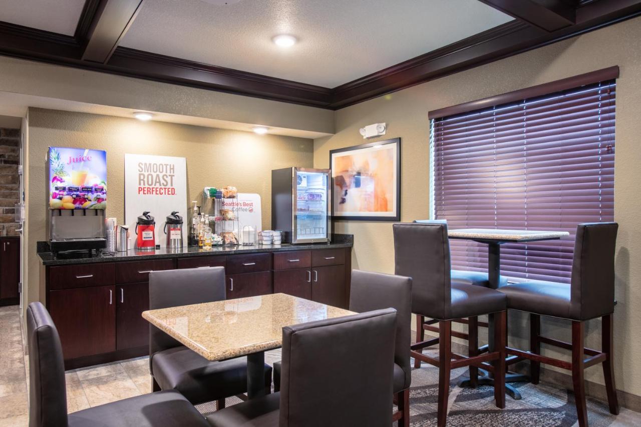 Cobblestone Inn & Suites - Pine Bluffs 외부 사진
