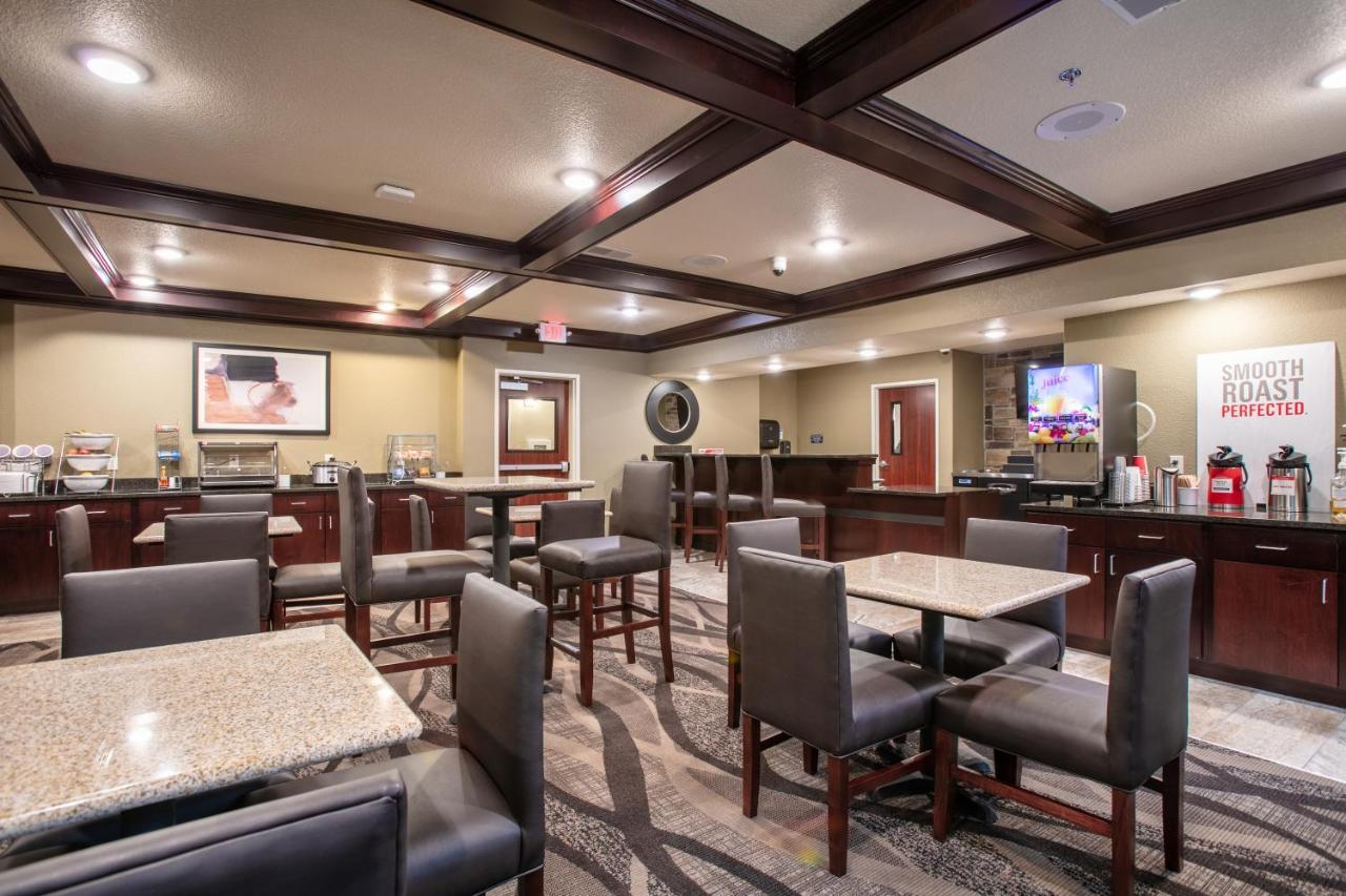 Cobblestone Inn & Suites - Pine Bluffs 외부 사진