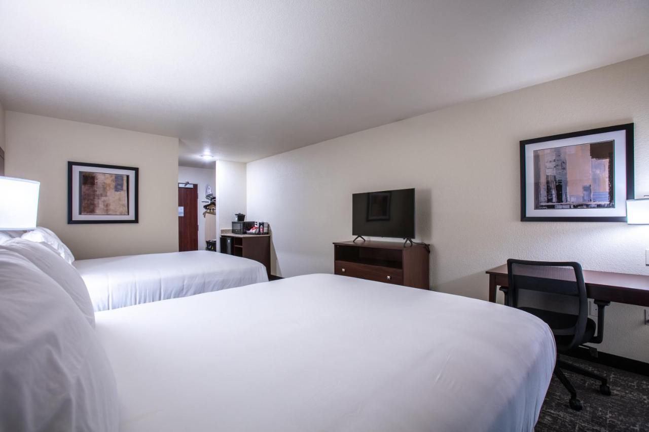 Cobblestone Inn & Suites - Pine Bluffs 외부 사진