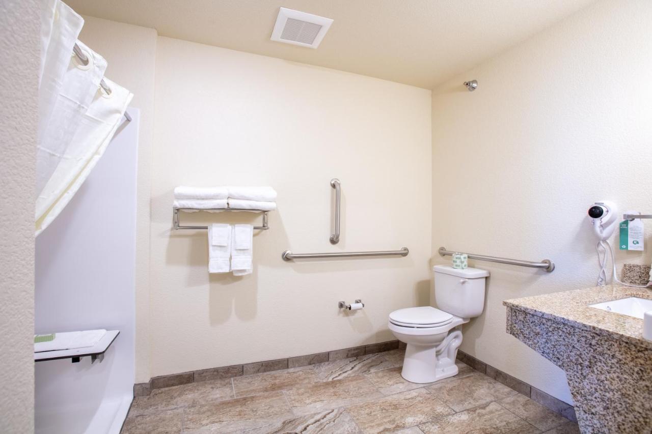 Cobblestone Inn & Suites - Pine Bluffs 외부 사진