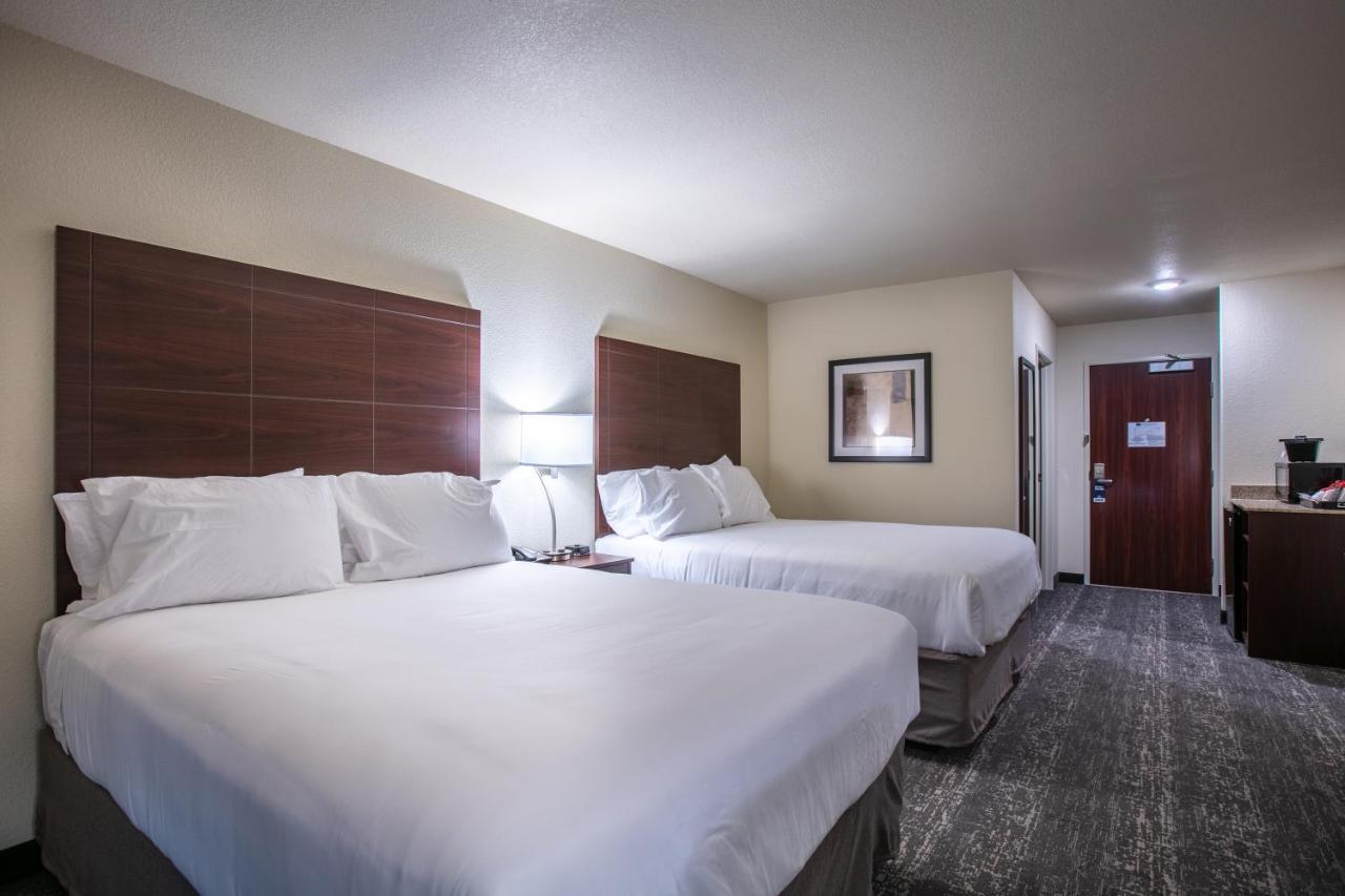 Cobblestone Inn & Suites - Pine Bluffs 외부 사진