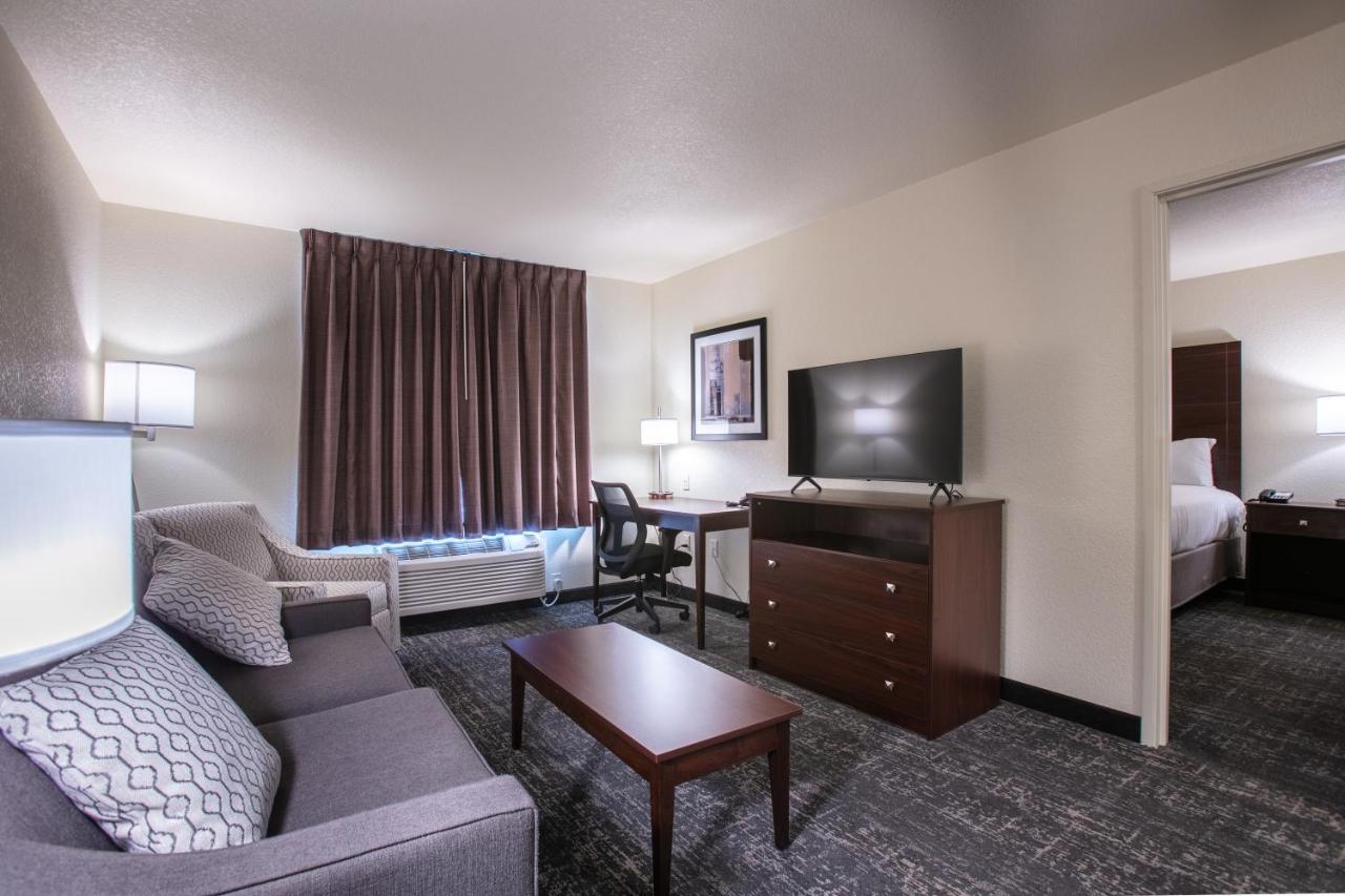Cobblestone Inn & Suites - Pine Bluffs 외부 사진