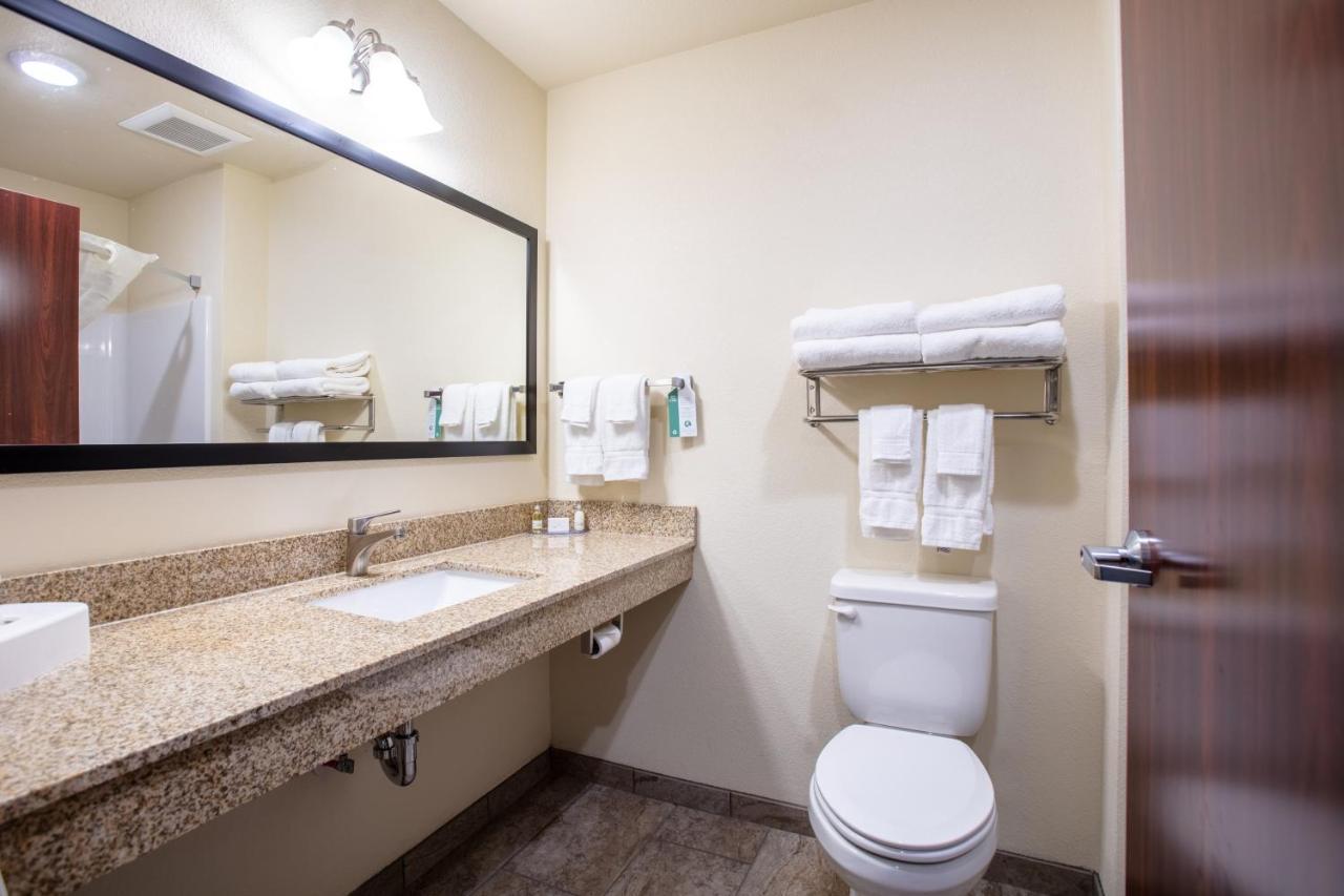 Cobblestone Inn & Suites - Pine Bluffs 외부 사진